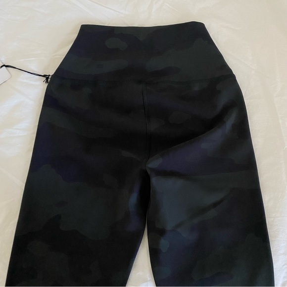 Alo Yoga High-Waist Camo Vapor Legging XXS - Picture 4 of 11